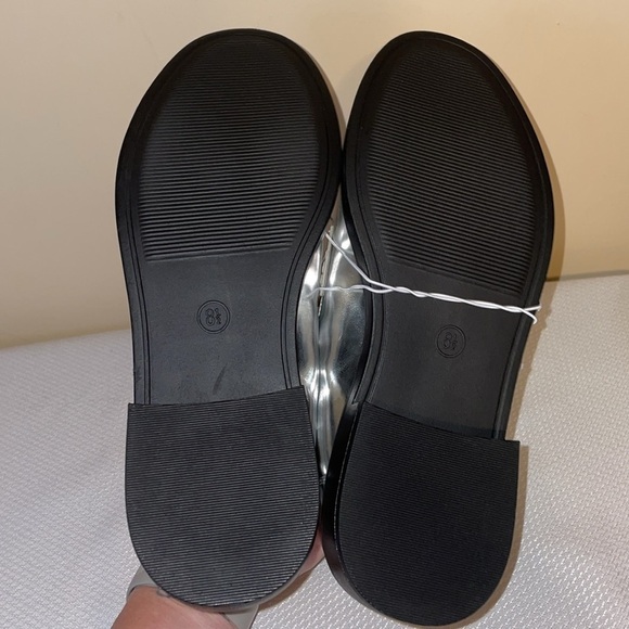 A new day women’s 8.5 Silver Loafers slip in memory foam metallic Jordan NWT - Picture 4 of 6